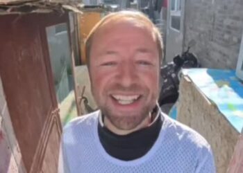 Brasileiro viraliza ao contar como é viver em ‘favela’ na China pagando aluguel de R$ 30;