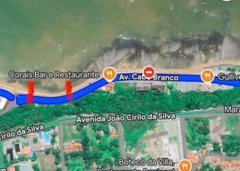 Semob-JP bloqueia parcialmente trecho da Avenida Cabo Branco após risco de deslizamento em barreira