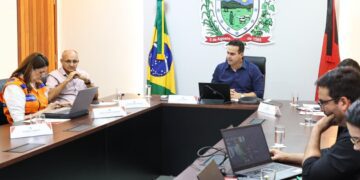 Lucas Ribeiro se reúne com prefeitos e anuncia mais R$ 17,7 milhões para municípios atingidos pelas chuvas