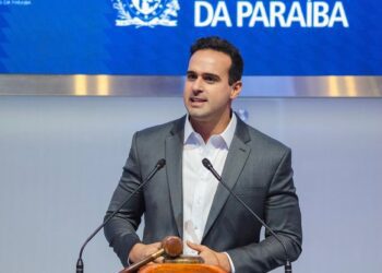 Lucas Ribeiro prestigia voo inaugural Brasília-Campina Grande e anuncia investimentos para o São João