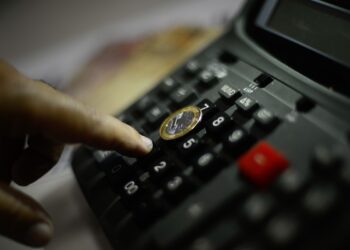 Dívida Pública sobe 1,91% em abril e encosta em R$ 8,8 trilhões