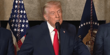 Trump diz que EUA vão atacar o Irã ‘com muita força’ nesta noite e promete tomar Ilha de Kharg