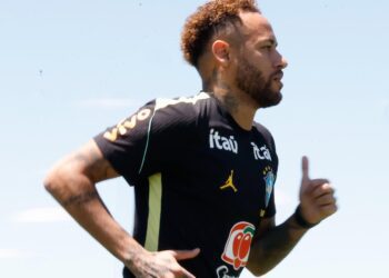Ainda em recuperação, Neymar fica fora de 2º jogo na Copa