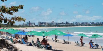Paraíba tem quatro trechos de praias impróprias para banho neste fim de semana