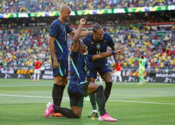Brasil vence Egito por 2 a 1 em amistoso pré-Copa