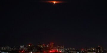 ‘Noite de horror’: ataque aéreo da Rússia contra a Ucrânia mata ao menos 18 pessoas