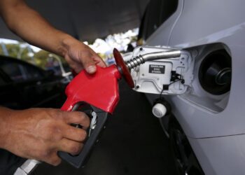 Preço do litro da gasolina registra queda em João Pessoa; veja pesquisa