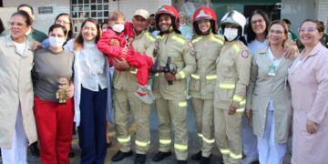 Hospital Pediátrico da Unimed JP realiza sonho de pequeno paciente que quer ser bombeiro