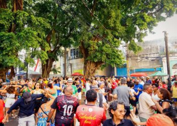 Polyana Resende leva a magia do samba para o Sabadinho Bom