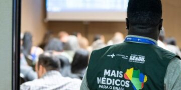 Paraíba recebe mais 28 médicos do programa Agora tem Especialistas