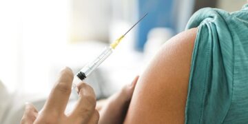 Prefeitura convoca adolescentes e jovens não vacinados para prevenção contra o HPV