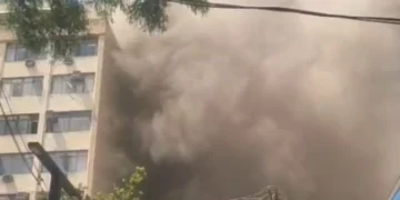 Ala do Hospital das Clínicas pega fogo em São Paulo