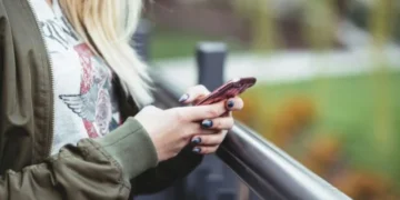 Como as redes sociais estão levando jovens a desafios perigosos e padrões extremos