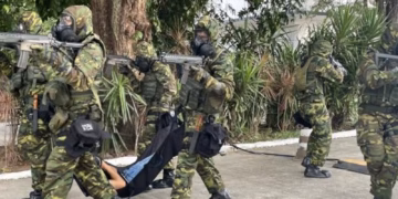 Militares fazem treinamento para cenários de guerra nuclear e ameaça biológica no RJ