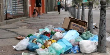 Câmara aprova multa para quem descartar lixo em vias públicas