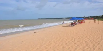 Paraíba tem três trechos de praias impróprios para banho neste fim de semana