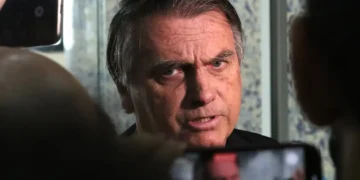 Filme sobre história de Jair Bolsonaro é denunciado por trabalho precário