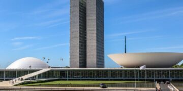 Congresso derruba veto e libera doações públicas no período pré-eleitoral