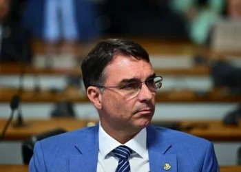 Revelação de Flávio sobre novo encontro com Vorcaro contradiz explicações iniciais