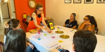 Empreendedora eterniza flores em peças e promove cursos sobre Arte Botânica em João Pessoa
