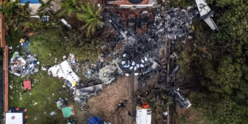 Avião deu 5 alertas antes de cair: veja os momentos finais do voo da Voepass