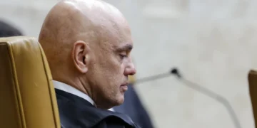 Suspeito de vazar dados da mulher de Moraes pede afastamento do ministro