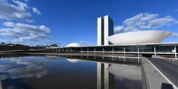 Governo Federal acusa família Bolsonaro de arquitetar imposição pelos EUA de tarifas de 25% sobre produtos brasileiros: ‘falsos patriotas’