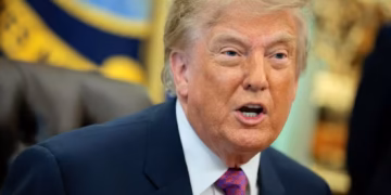 Trump anuncia acordo que garante aos EUA controle de mais de 65 bilhões de barris de petróleo em reservas da Venezuela