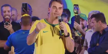 Flávio Bolsonaro usará slogan “O Brasil vai vencer” na campanha ao Planalto