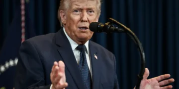 Trump quebra silêncio sobre venda de ações da Copa do Mundo