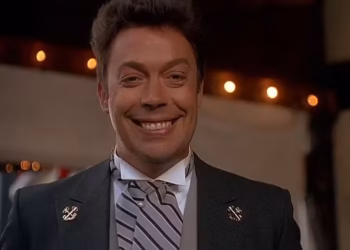 Tim Curry, de ‘Rocky Horror Picture Show’ e ‘Esqueceram de Mim 2’, morre aos 80 anos