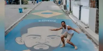 Matheus Cunha visita rua decorada em sua homenagem, em João Pessoa
