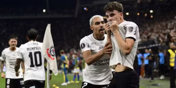 Com um a menos, vence Rosario Central e vai às quartas da Libertadores