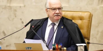 Fachin dá 24 horas para PF informar onde está o conteúdo do celular de Vorcaro