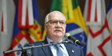 Fachin diz que analisará fatos sobre Moraes e promete “medidas cabíveis”